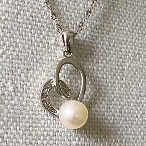 CP 925 Sterling Silver Pearl and Cubic Zirconia Heart Pendant Necklace